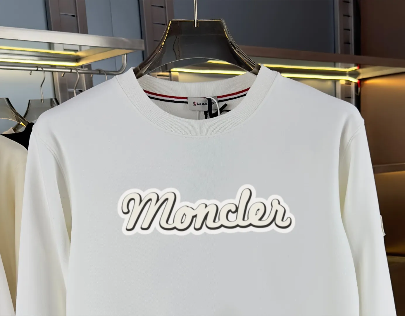 【 In Stock】 〖 𝐌𝐎𝐍𝐂𝐋𝐄𝐑~ 〗 440g ， 😎 ， ， Factory 2025 T ， ， Premium LOGO， Same Style ：Black White Size：S M L XL 2XL